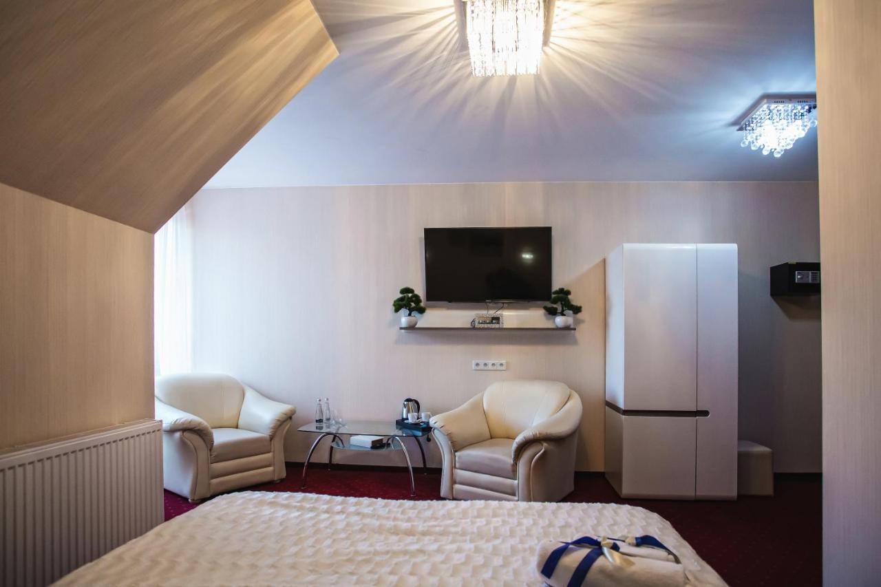 Hotel Lord Старгард-Щециньски Экстерьер фото